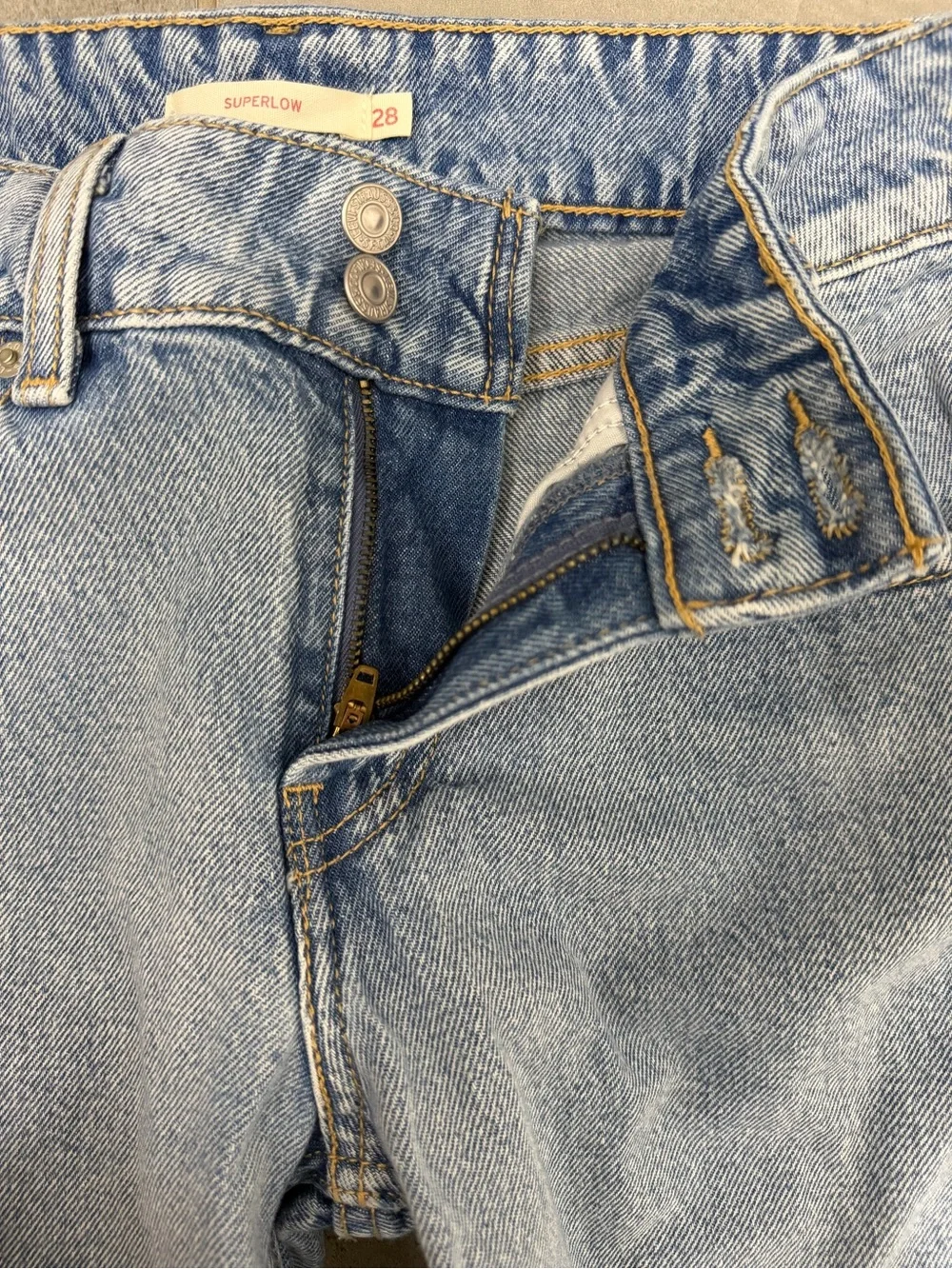 Levi's Lowrise Superlow Lightwash straight leg loose baggy blue denim jeans